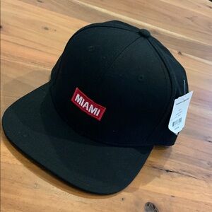 🌴 New Black Miami snap back Cap
